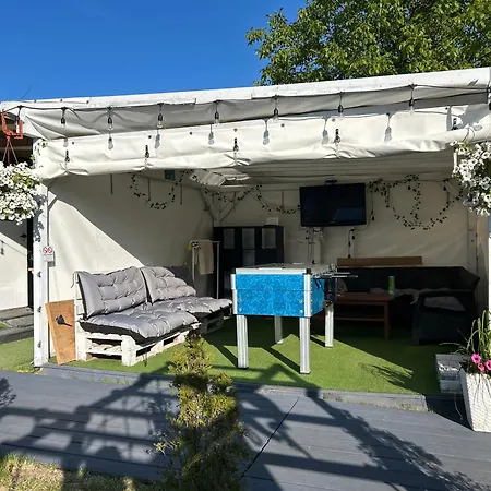 Кемпинг Przyczepa Pawla Fiji Ястарня